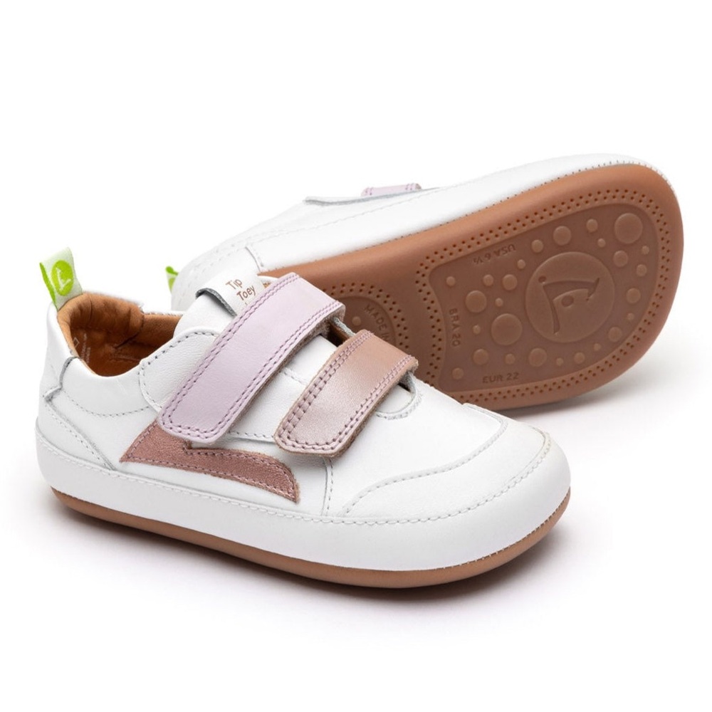 NWT Tip Toey Joey Girl's Landy Sneakers
White / Pink Dream / Rose Gold EU 23